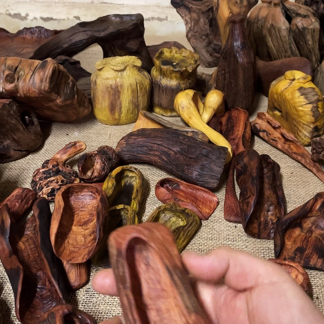 云***朵香榧木183。