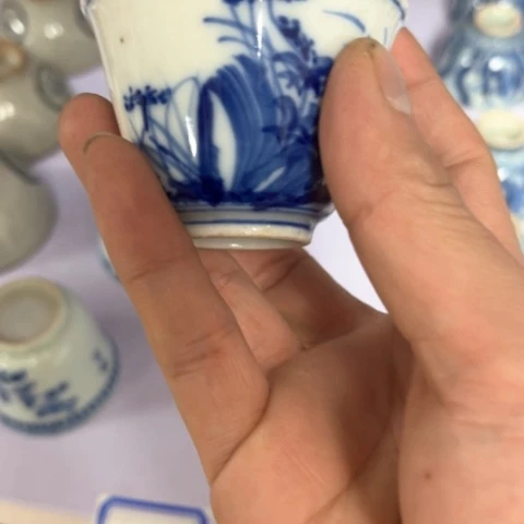 你好想去哪里找她有事杯烟