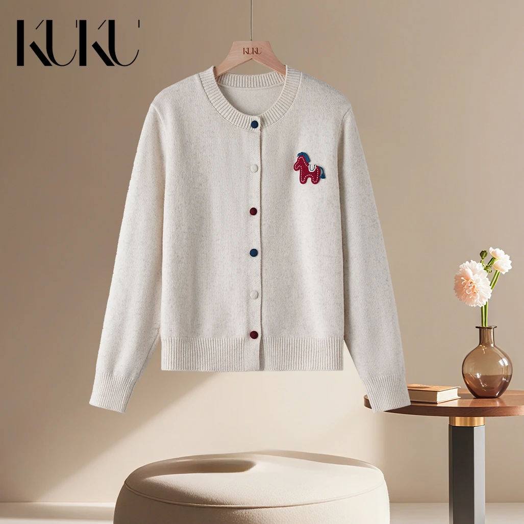 25女冬季“马上有钱”绵羊毛混纺彩扣纯色毛衣开衫6118