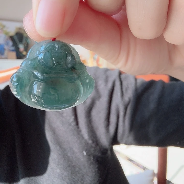翡翠未镶嵌颈饰佛公