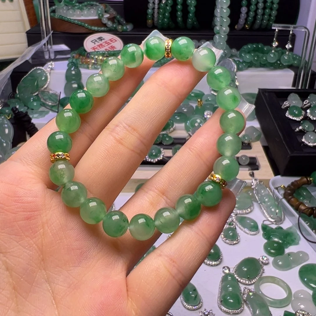 石英质玉（非洲翠）未镶嵌颈饰