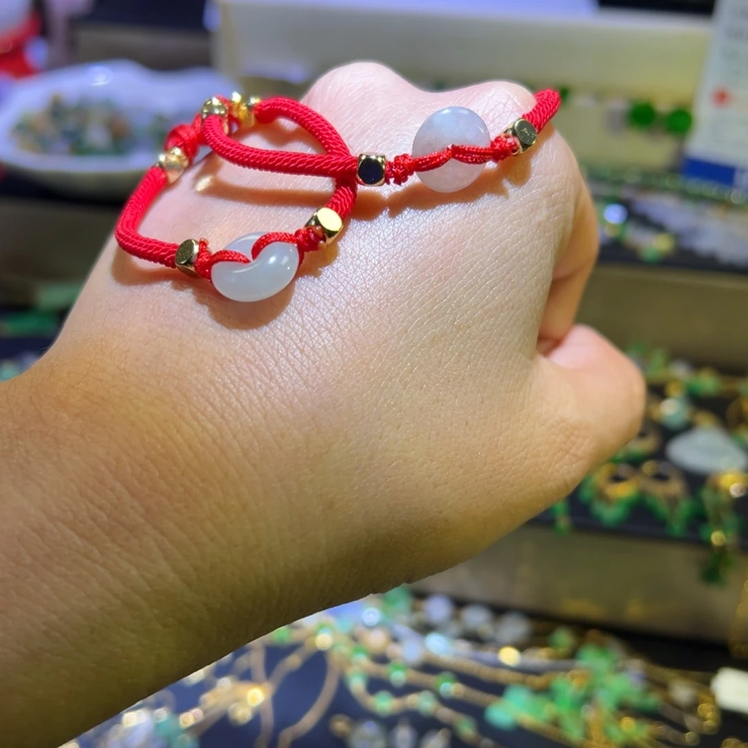 颈饰未镶嵌翡翠多样性发其中一