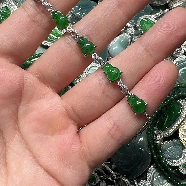 翡翠未镶嵌颈饰天然A货翡翠放漏