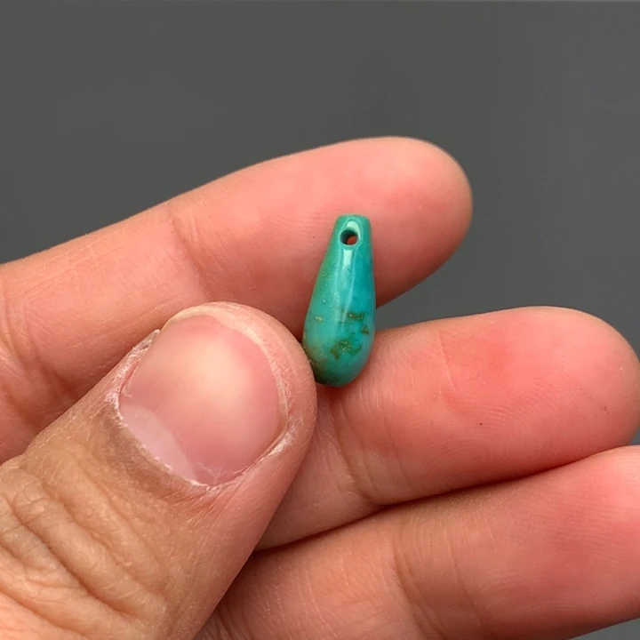 绿松石颈饰未镶嵌