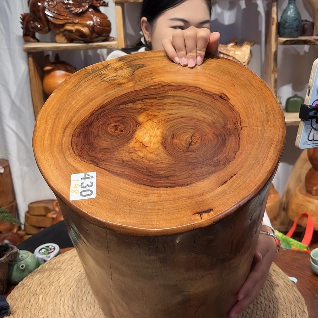 香樟木根雕凳子一物一拍编号430长34宽33高38