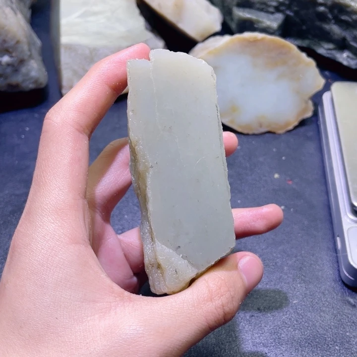 和田玉（糖玉）未镶嵌珠宝半成品