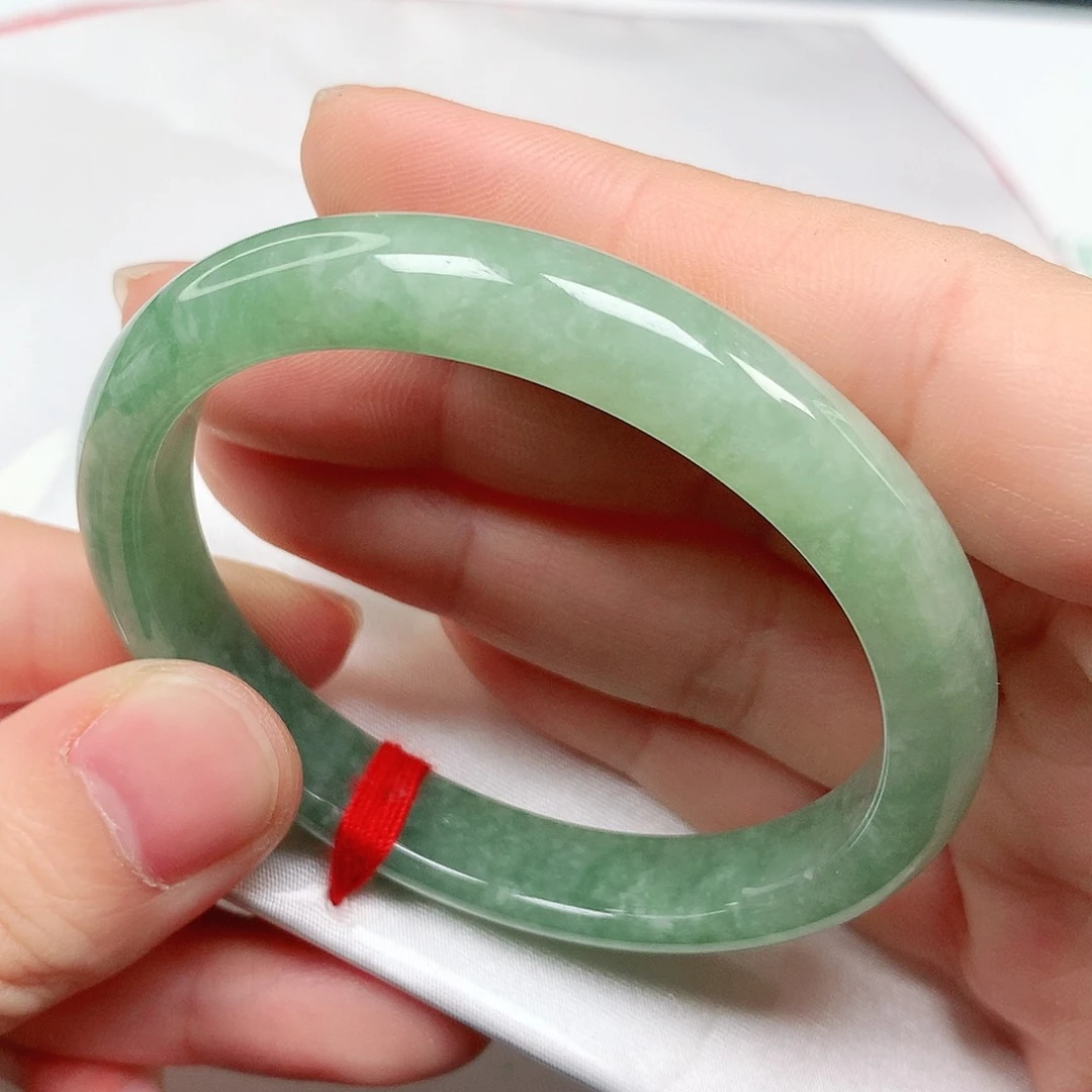 未镶嵌手镯（贵妃镯）翡翠53