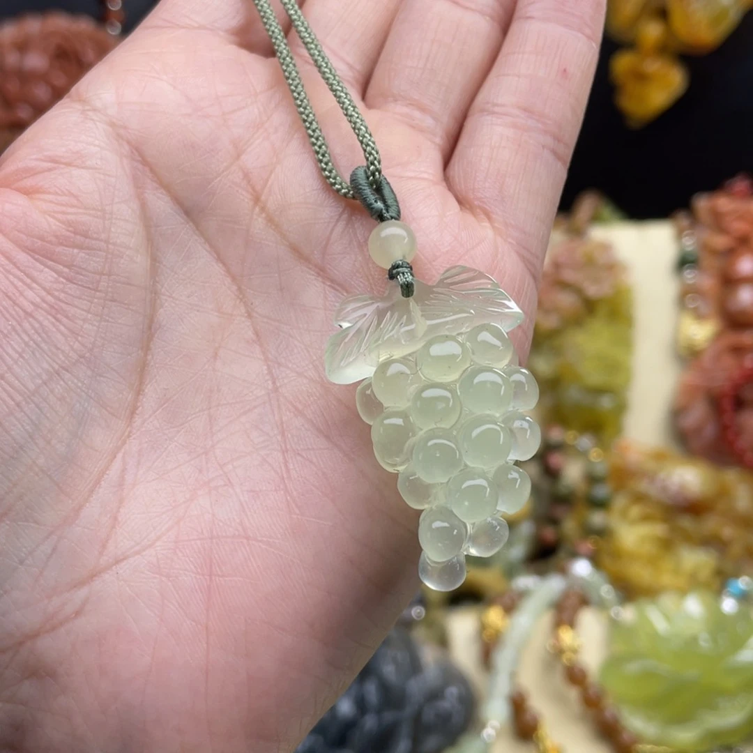 未镶嵌蛇纹石玉颈饰