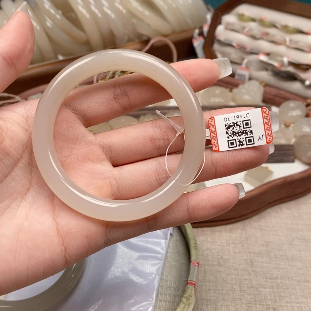 未镶嵌手镯和田玉没***?