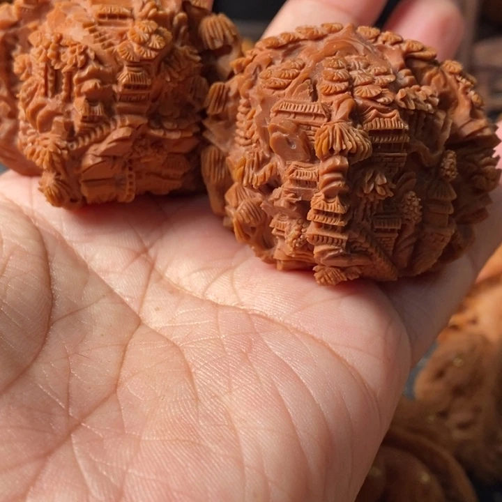 香****文玩核桃把件山水