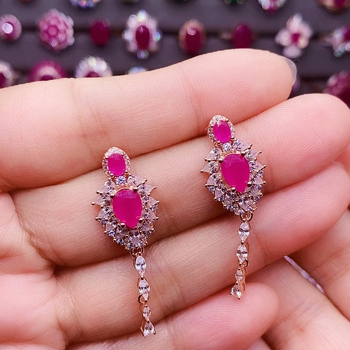 银S925镶嵌红宝石耳饰