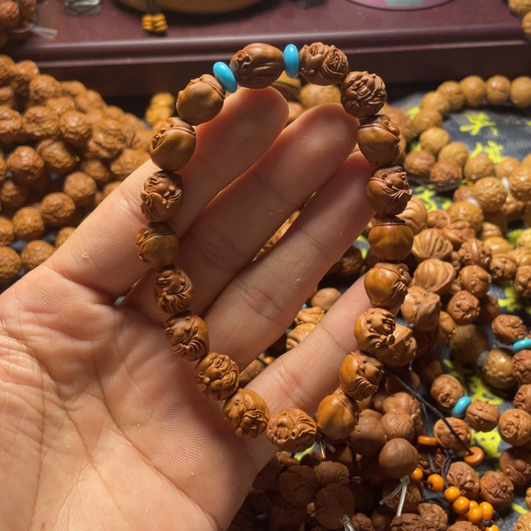 龙纹桃核雕刻瑕疵米勒