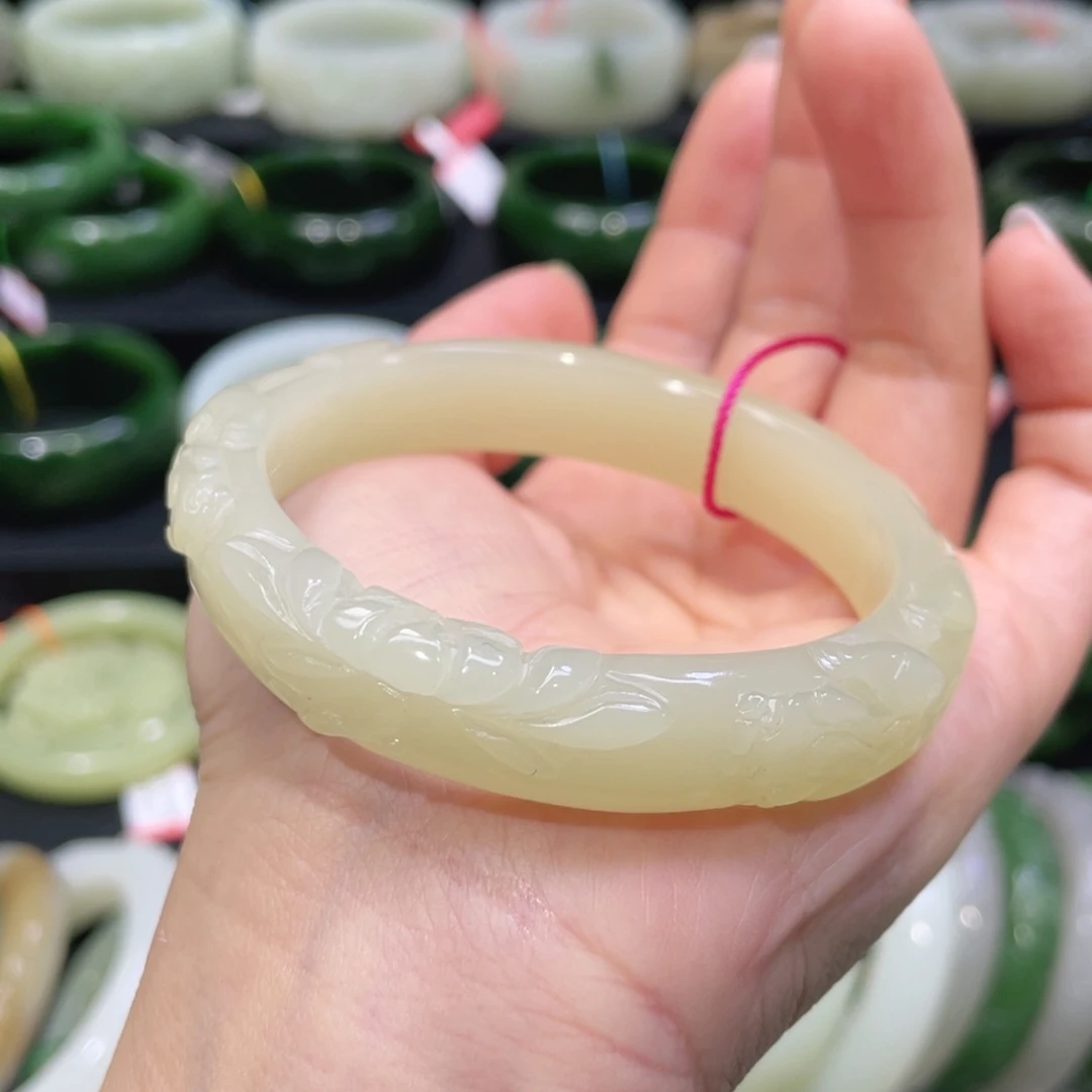 未镶嵌手镯和田玉56