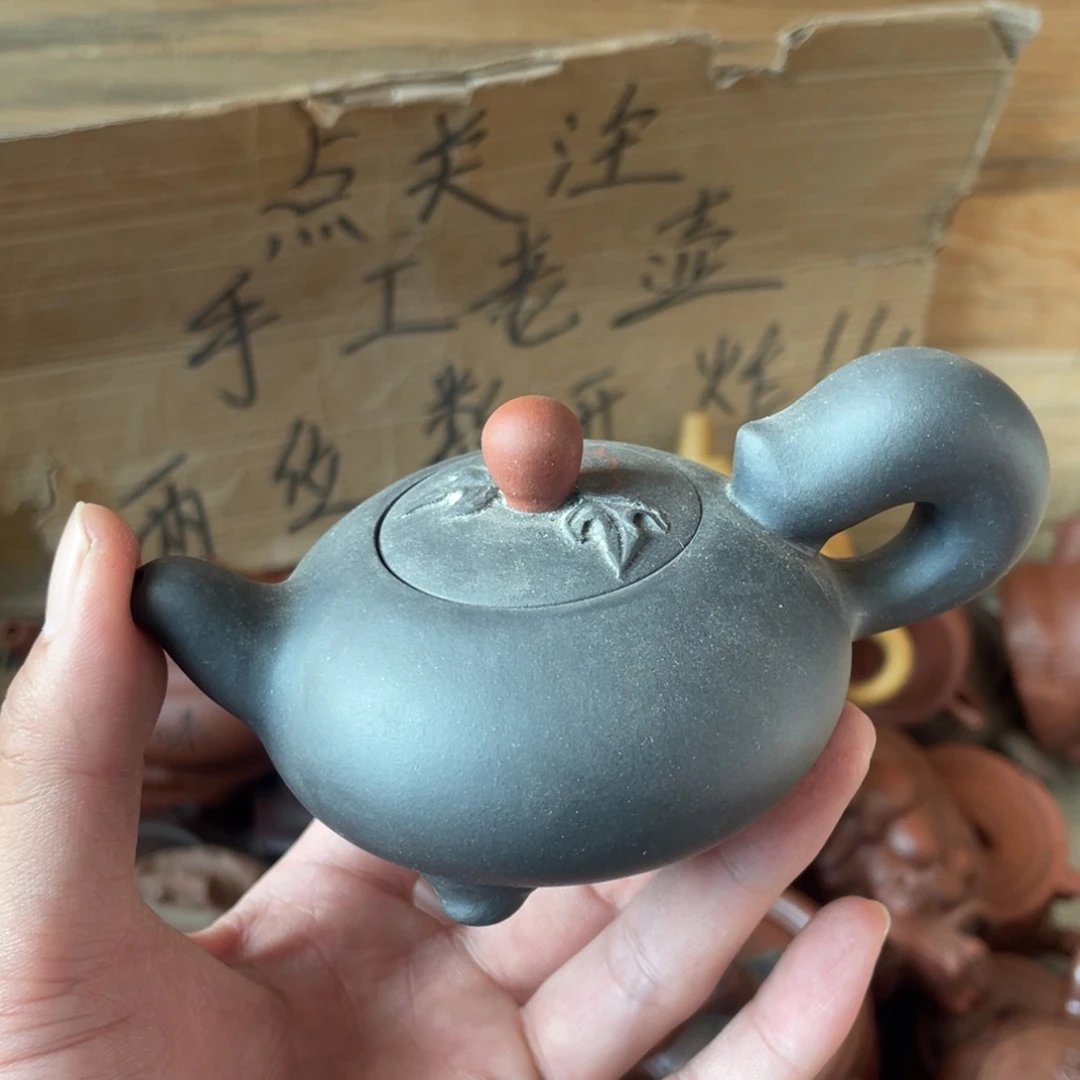 茶壶紫砂老厂紫砂壶一件。