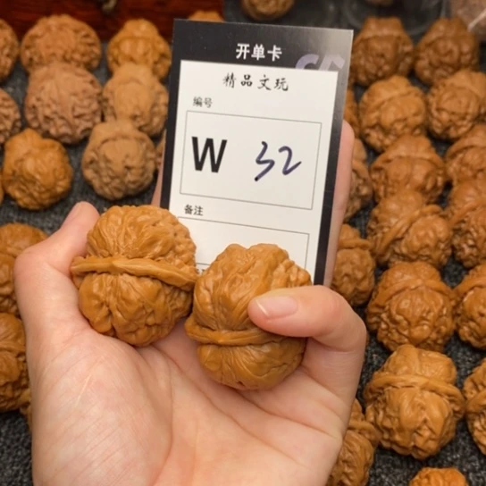 吊坠桃核我是第一百40
