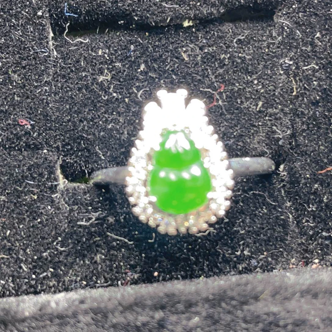 翡翠颈饰未镶嵌42，