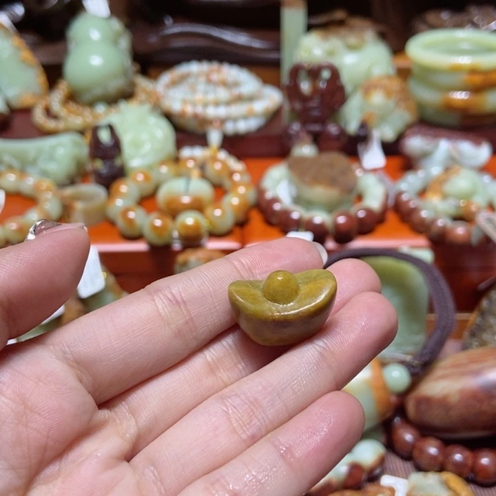 岫岩河磨玉（透闪石质玉）把件未镶嵌