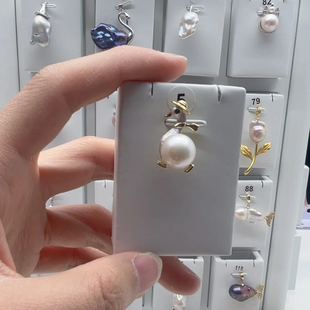 淡水珍珠颈饰合金