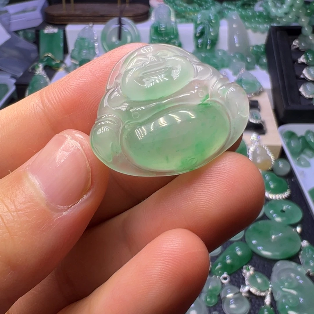 石英质玉（非洲翠）未镶嵌颈饰