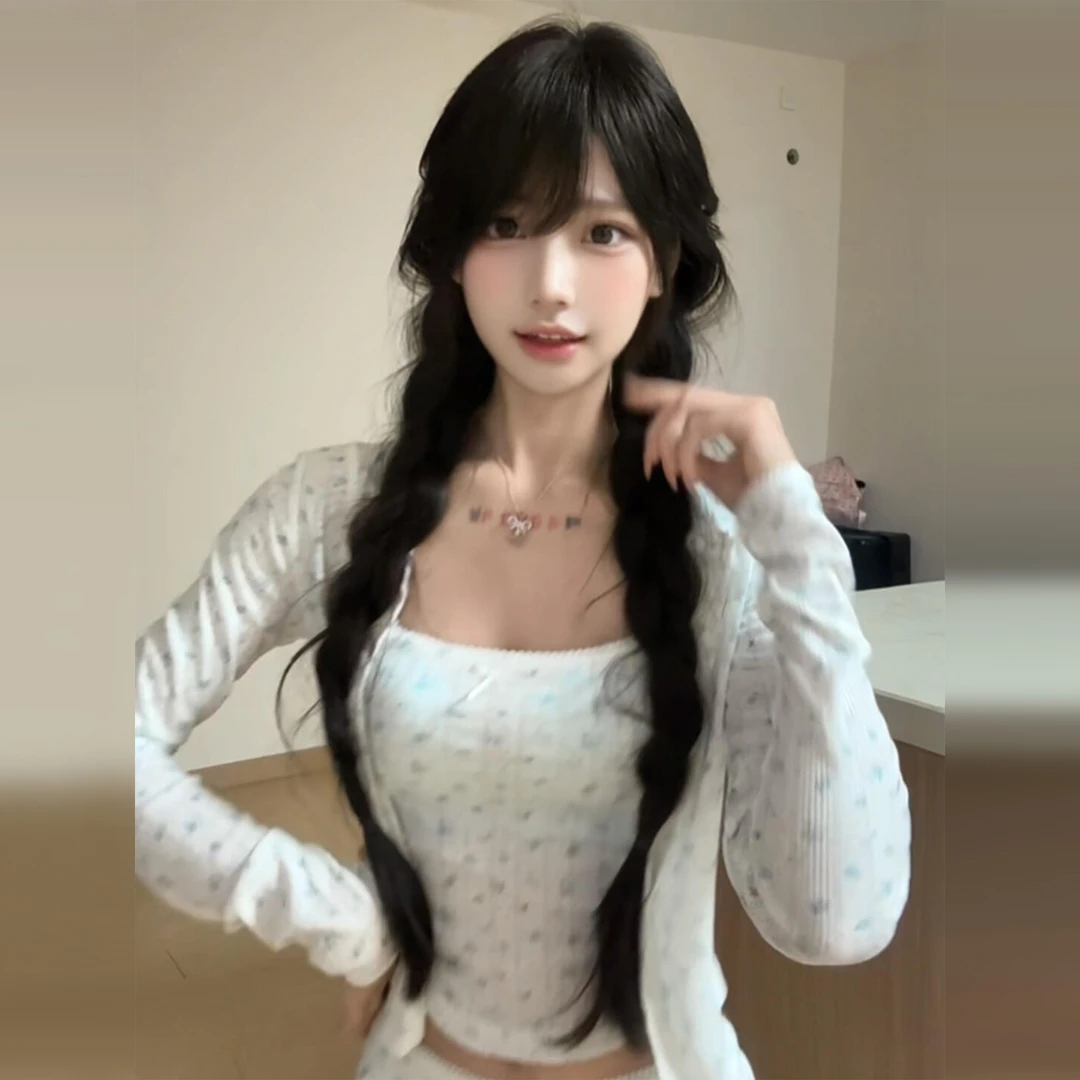 夏日绝美巨好看吊带连衣裙子女2025新款辣妹穿搭包臀短裙三件套装