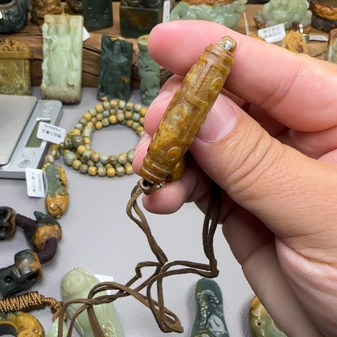 岫岩河磨玉（透闪石质玉）未镶嵌珠宝奇石