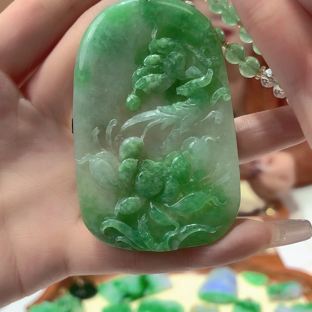 翡翠未镶嵌颈饰翡翠