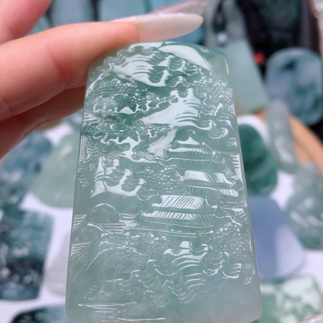 【闪购商品】翡翠颈饰未镶嵌山水