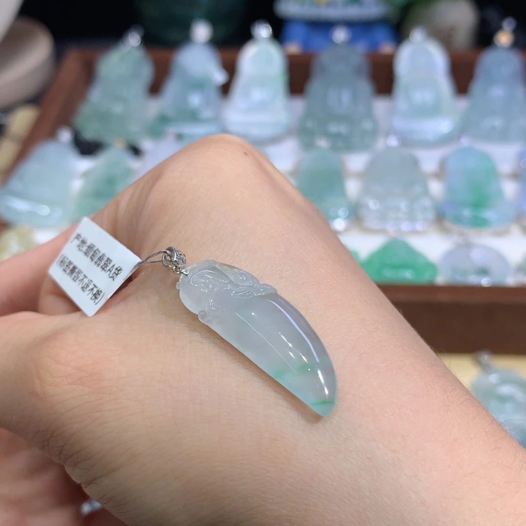 翡翠18K金镶嵌吊坠(不含链)天然缅甸A货翡翠揭阳工龙牙（龙勾）