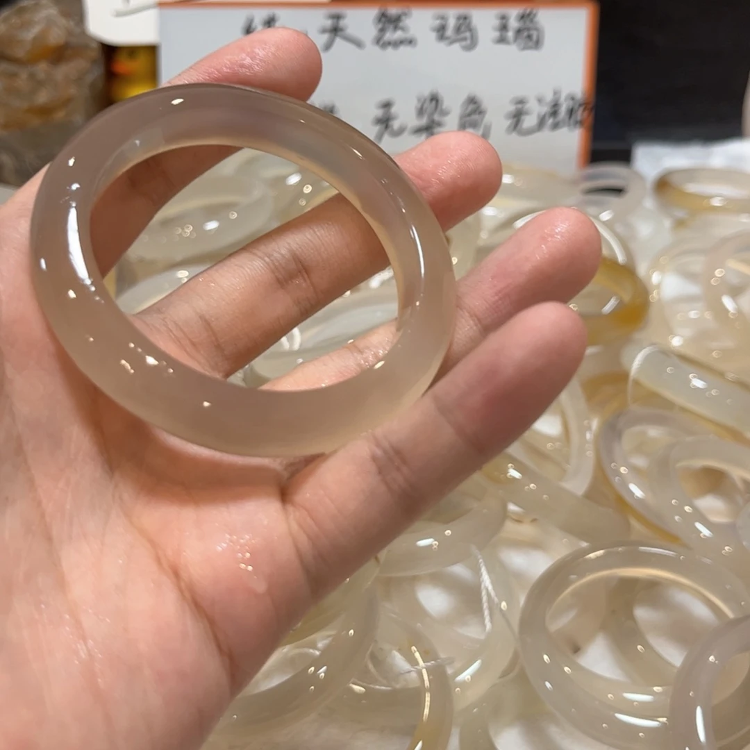手镯玛瑙/玉髓合金小**?42