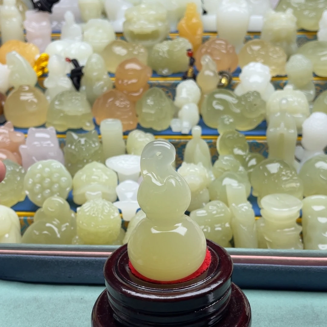 ****侯玉天然桌面小摆件