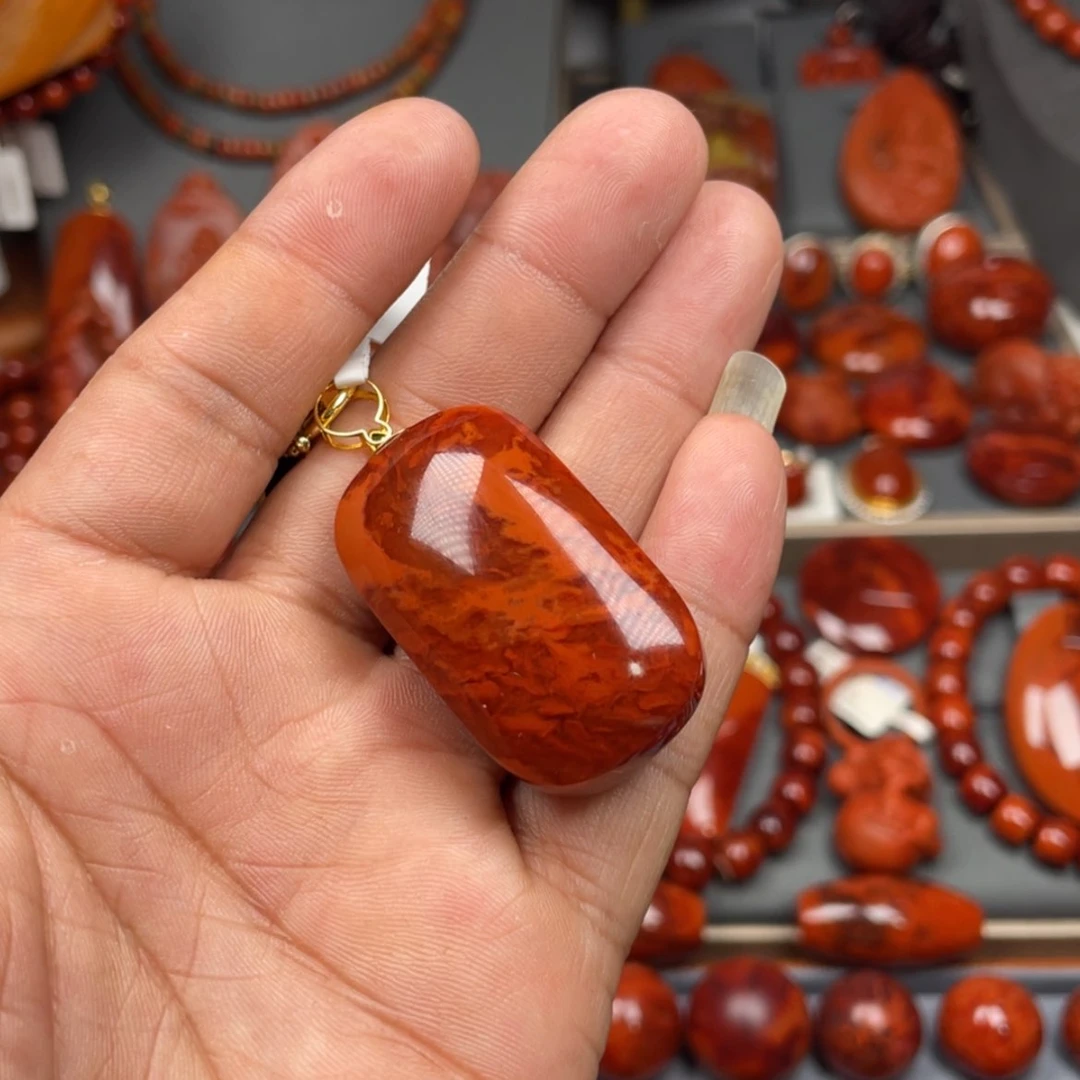 【闪购商品】南红玛瑙珠宝奇石18K金镶嵌吊坠