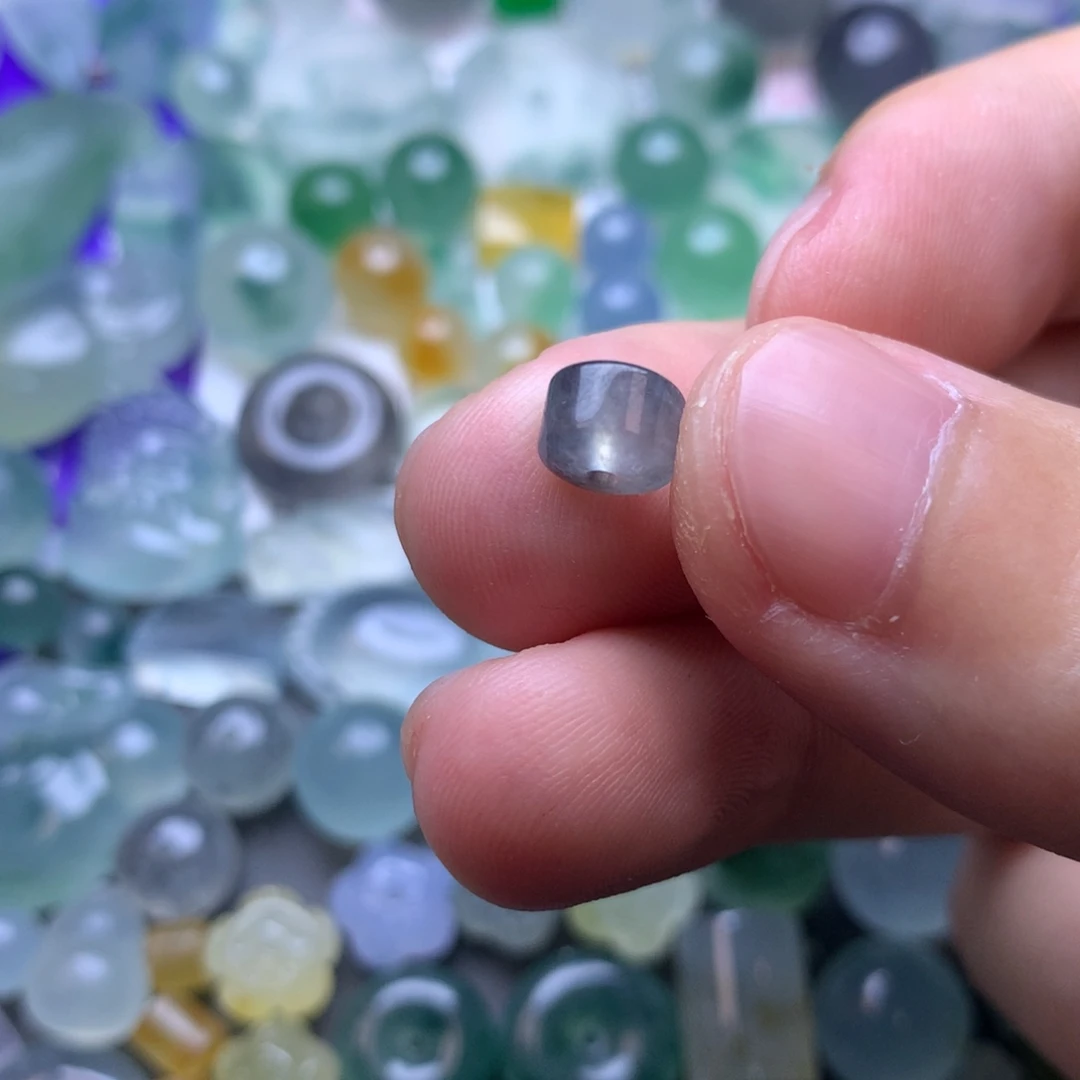 定制翡翠未镶嵌挂件