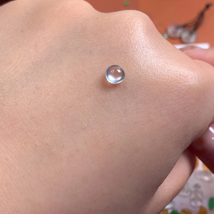 颈饰未镶嵌翡翠蛋面