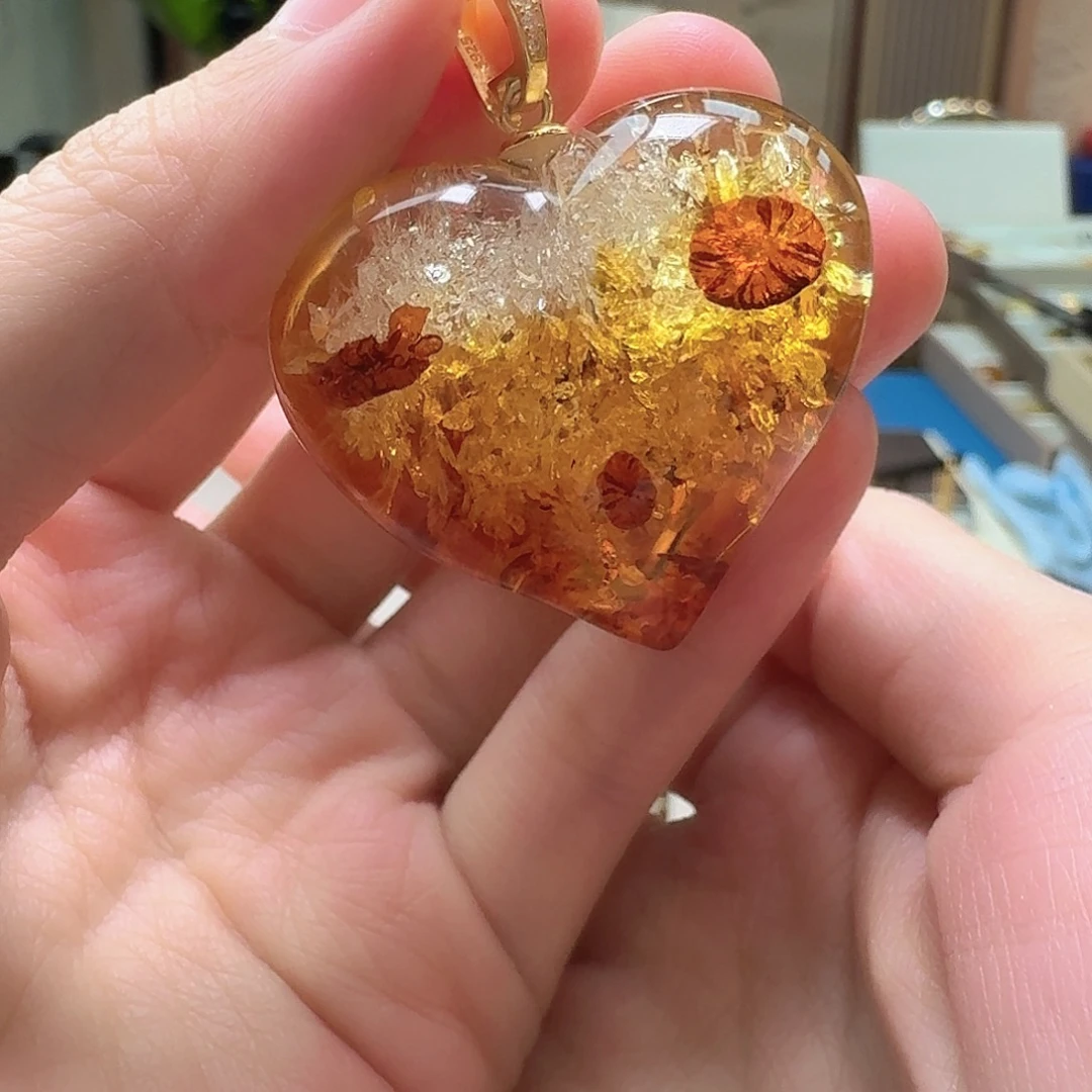 琥珀未镶嵌颈饰吊坠