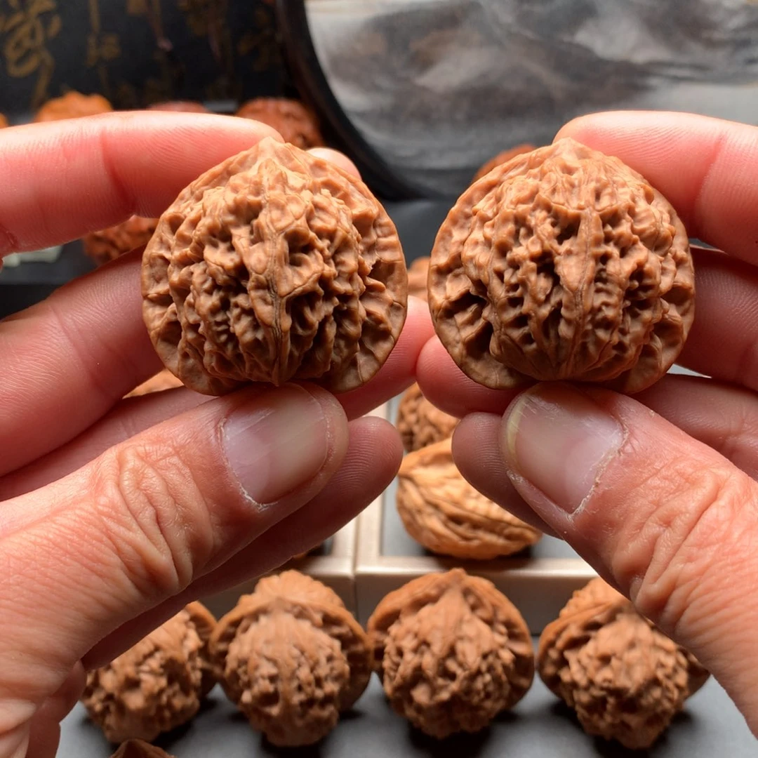 文玩核桃吊坠老款盘龙