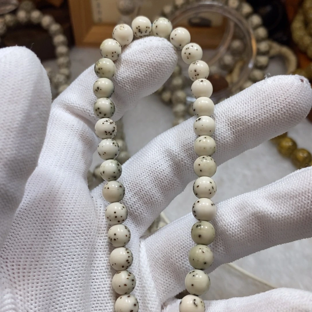 星月菩提手串绿包白7圆36颗