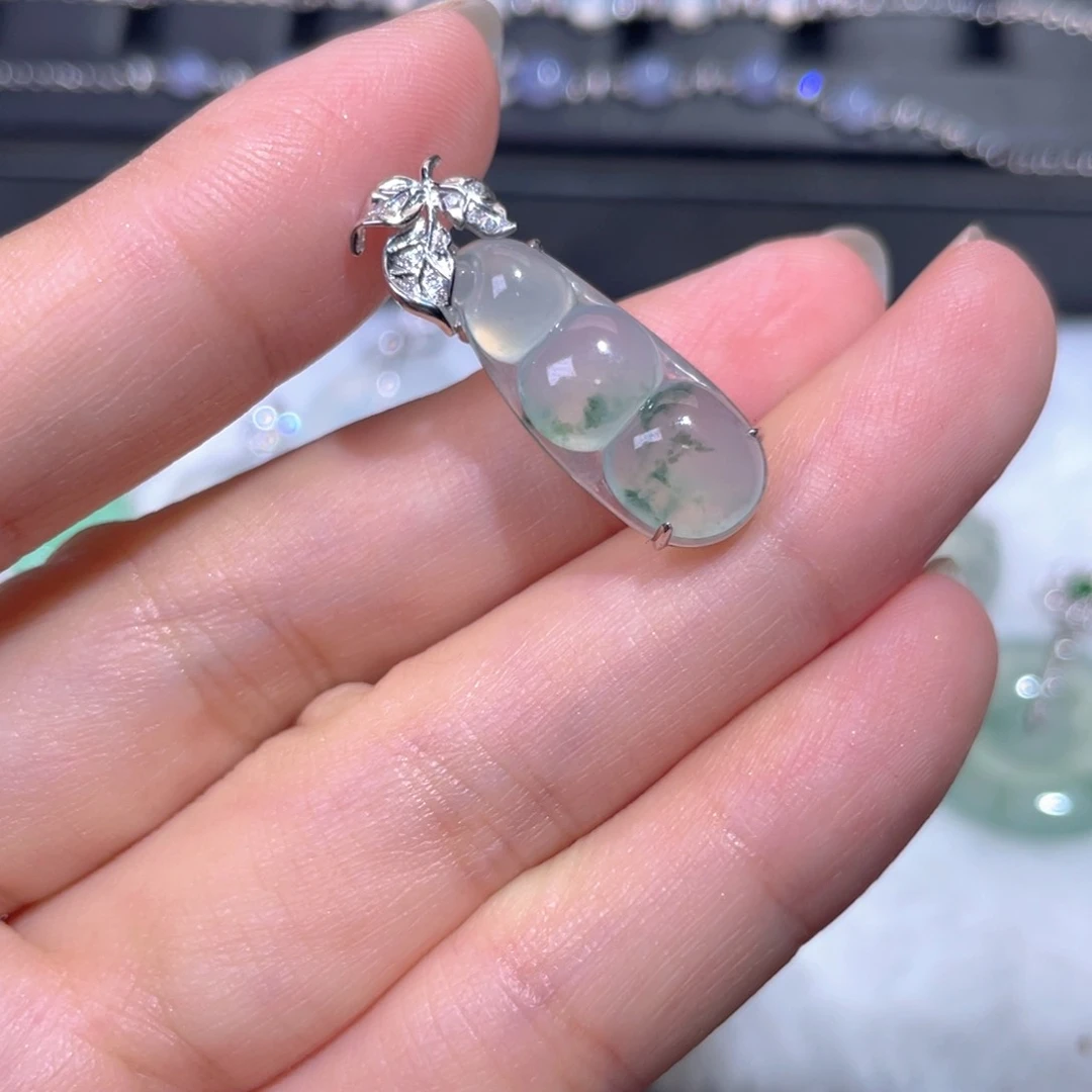 颈饰18K金镶嵌翡翠芷*翡翠