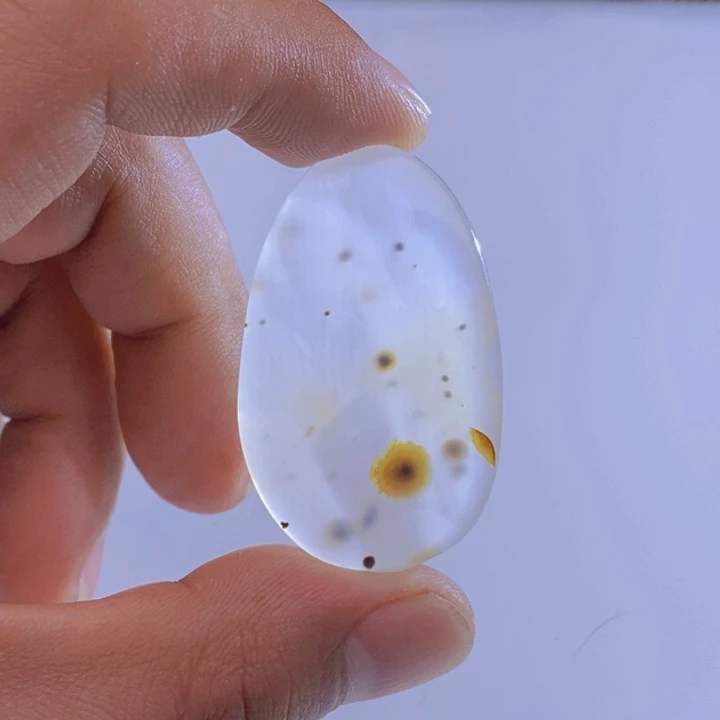 玛瑙/玉髓颈饰未镶嵌丫**?