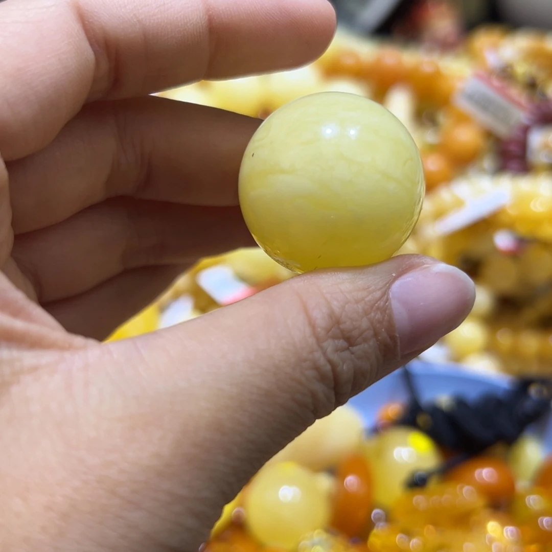 琥珀珠宝奇石未镶嵌