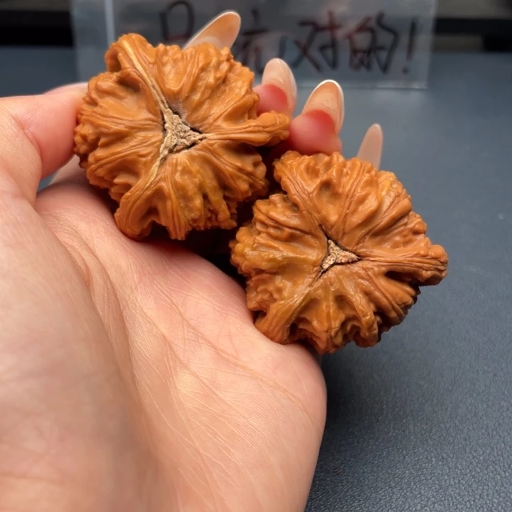 M***.文玩核桃吊坠白狮子