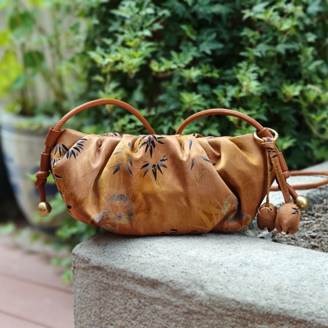 香云纱国风斜挎饺子小包包LC3244