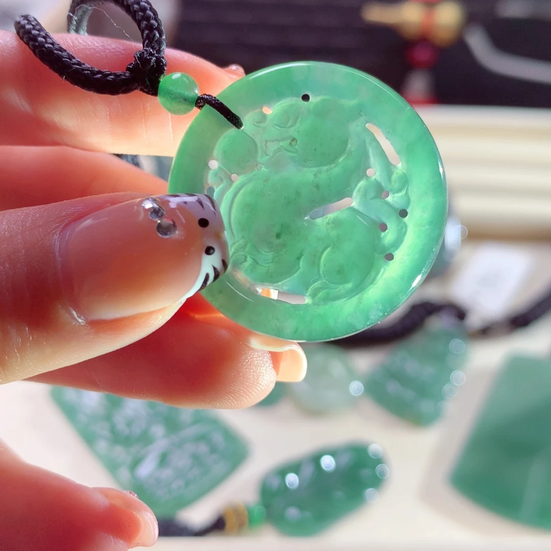 翡翠未镶嵌颈饰天然