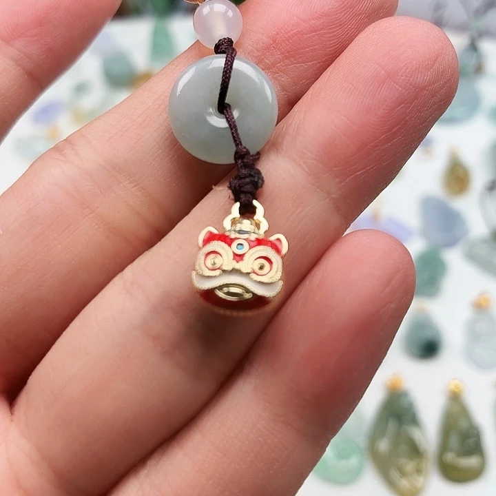 颈饰未镶嵌翡翠醒狮
