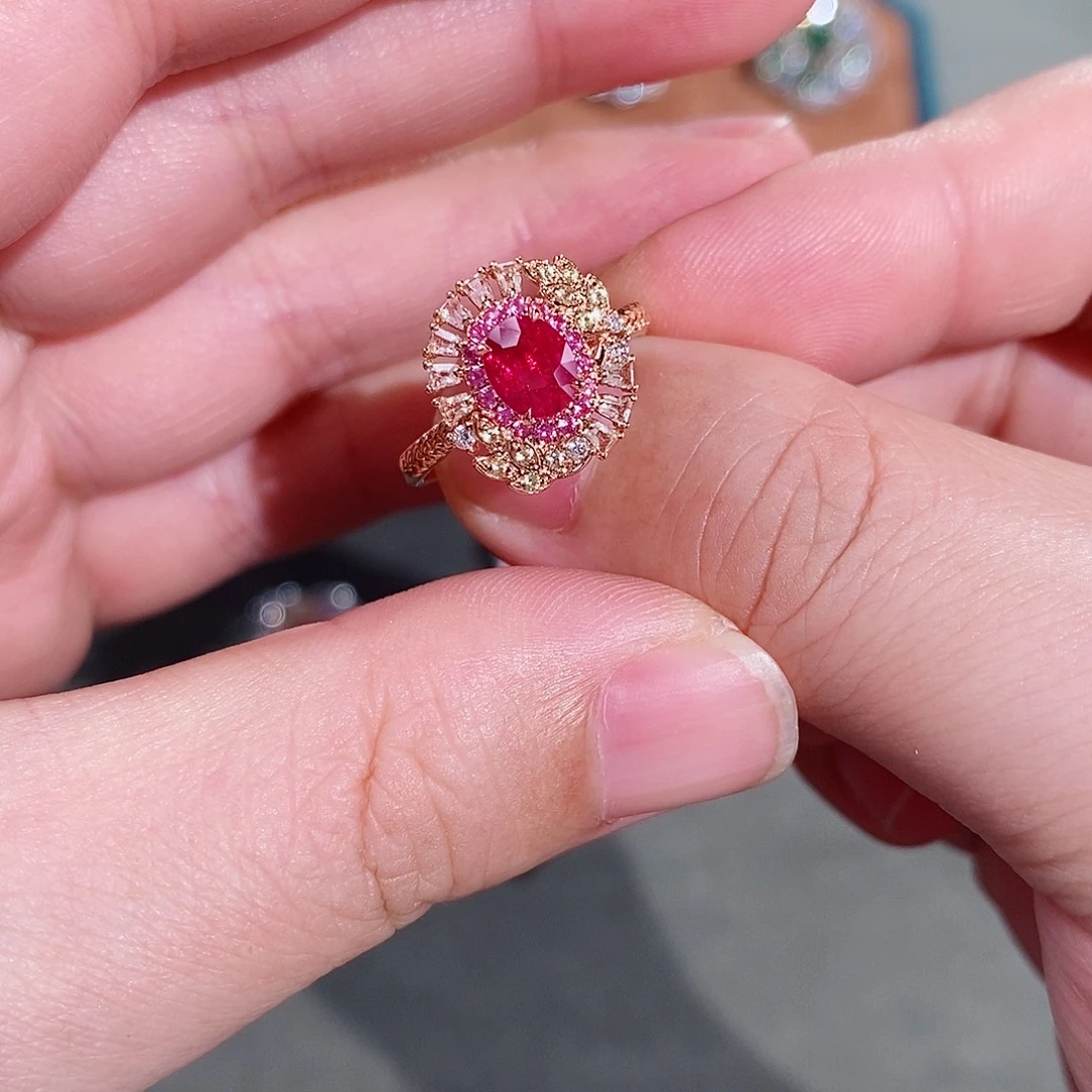红宝石18K金镶嵌戒指缅甸鸽血红1.16ct