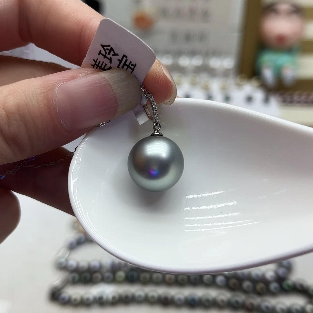 颈饰18K金镶嵌海水珍珠