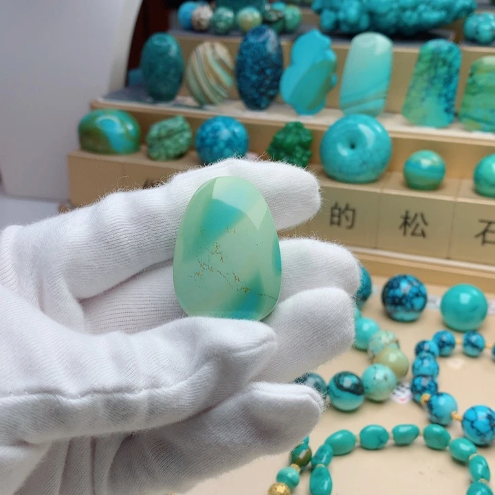 未镶嵌绿松石珠宝奇石