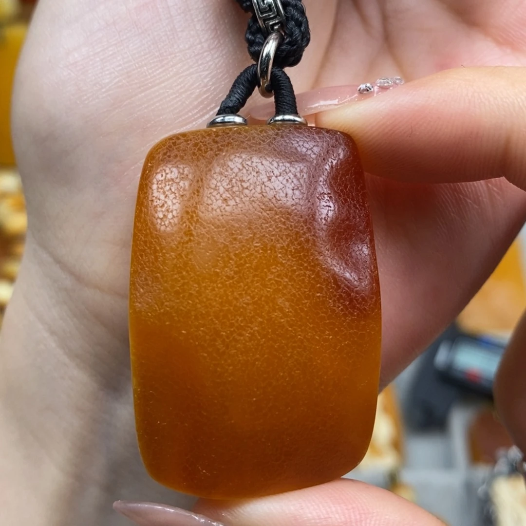未镶嵌琥珀珠宝奇石