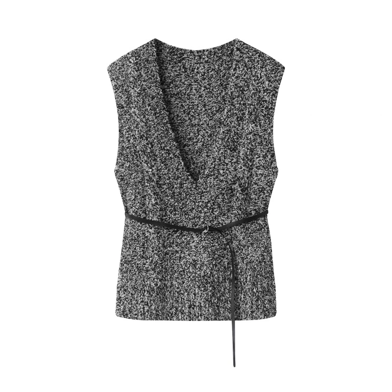 艾家商场同款2025秋新款时尚百搭V领无袖马甲针织衫女AB804145