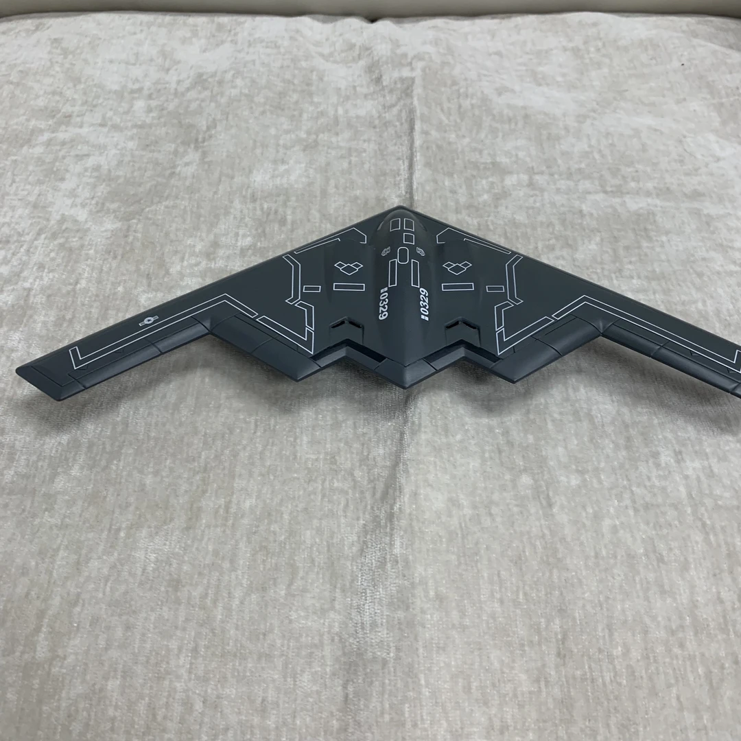 【B2幽灵轰炸机成品模型】1：200比例，金属合金材质。静态模型收藏品