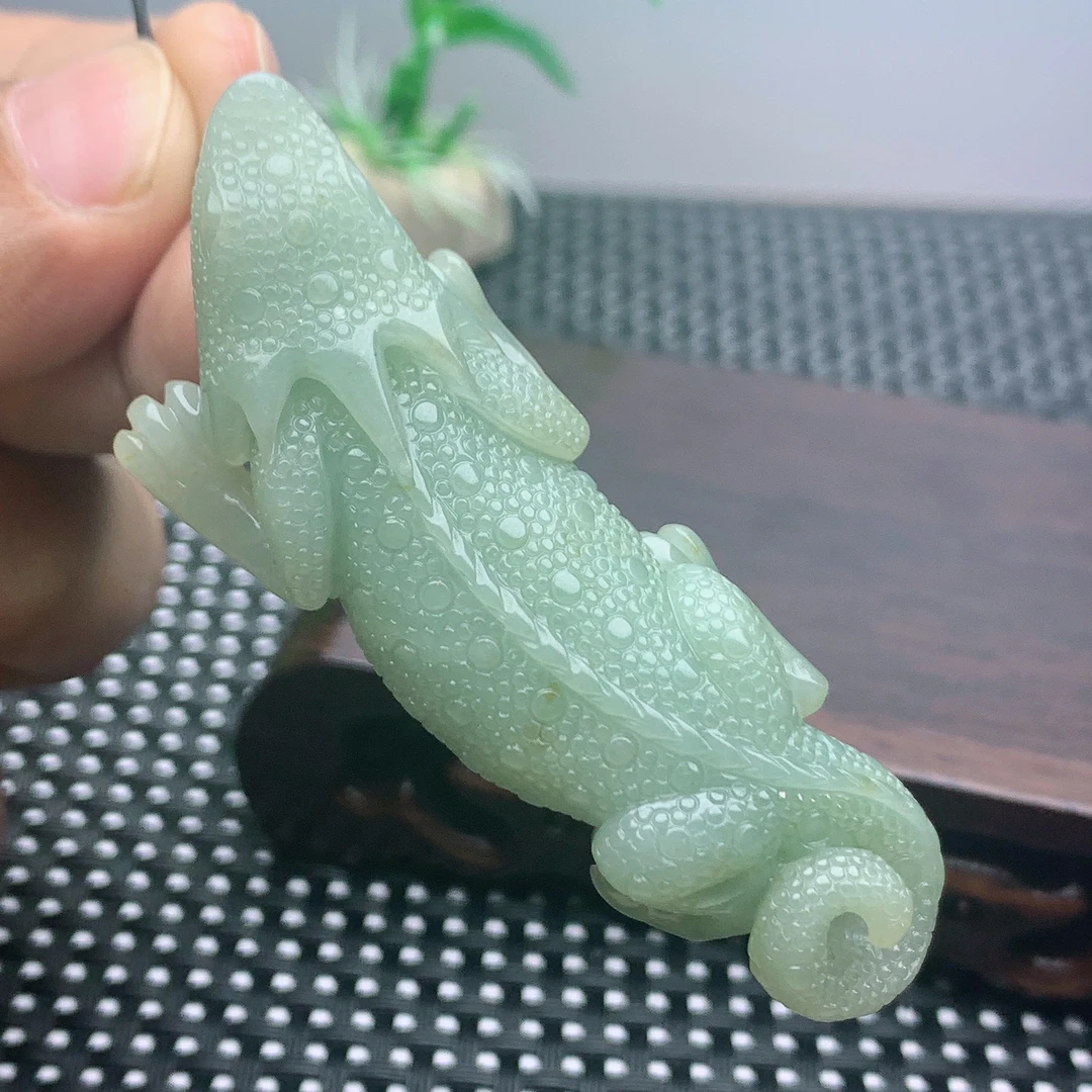 缅甸天然翡翠A货玉石满色油青菠菜绿蜥蜴手把件小摆件